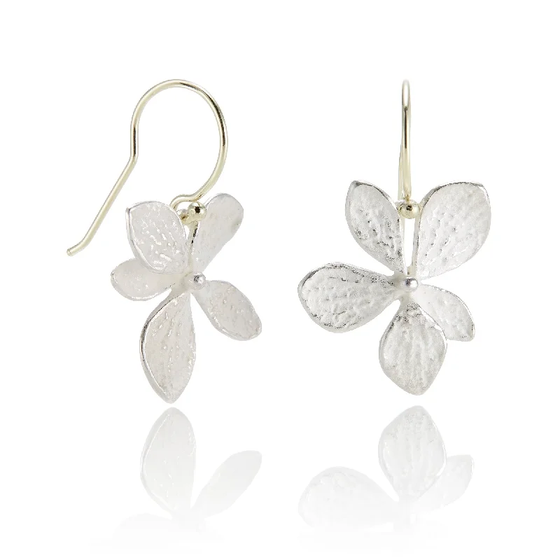 Trendy Drop Earrings-Silver Single Hydrangea Drop Earrings