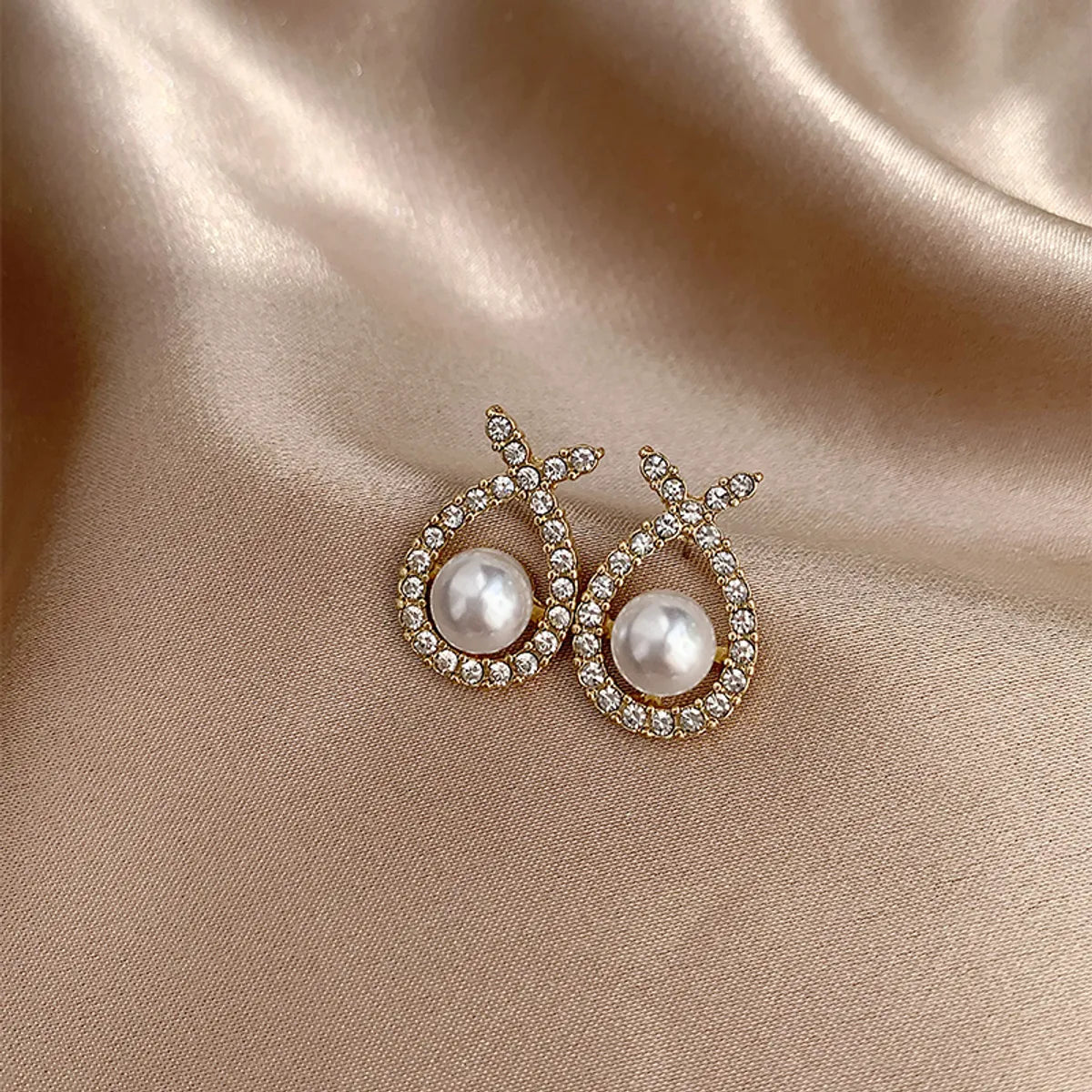 Wedding Jewelry Earrings-Wholesale Jewelry Sweet Solid Color Alloy Rhinestones Pearl Gold Plated Plating Inlay Ear Studs