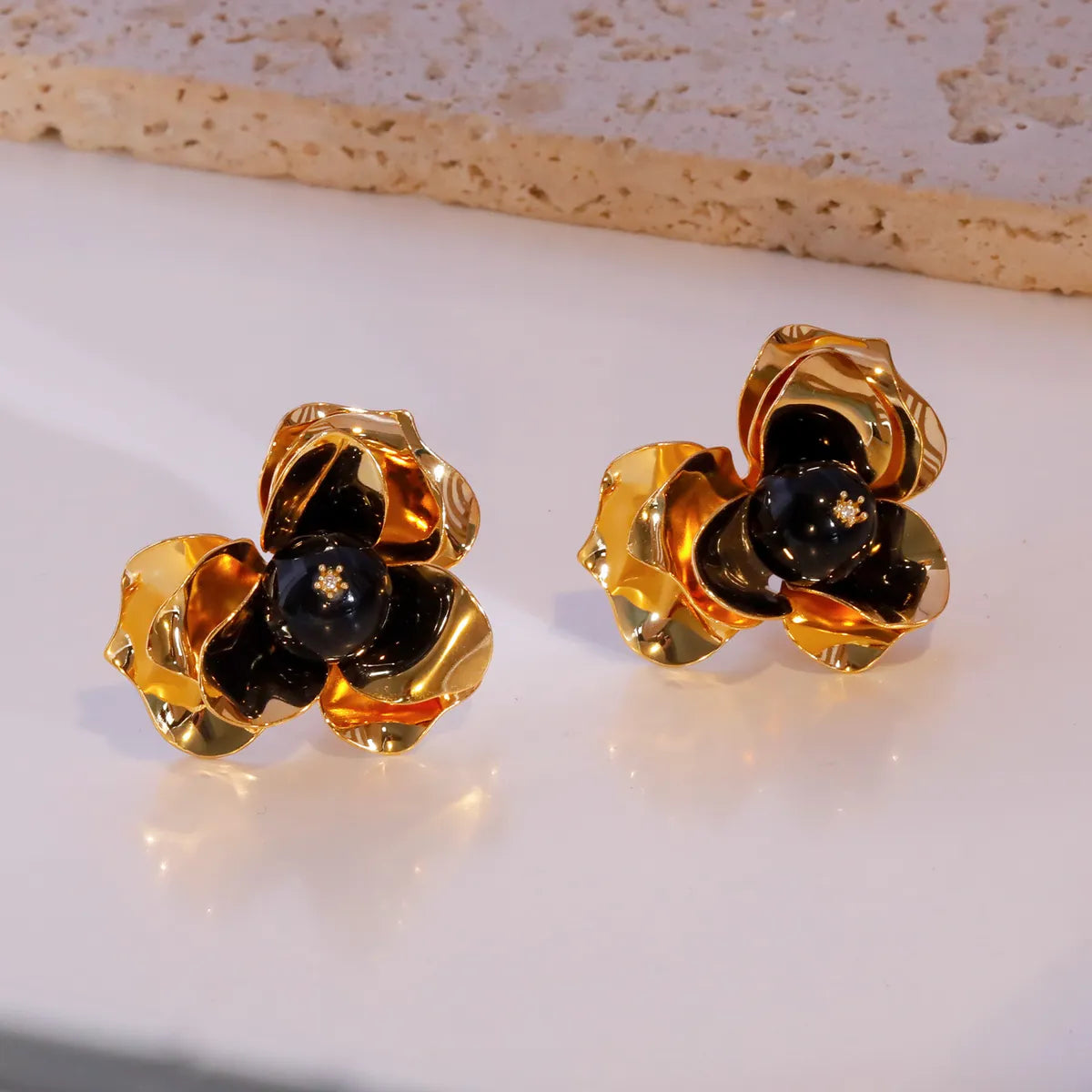 Heart Shaped Earrings-1 Pair Simple Style Classic Style Flower Plating Copper 18K Gold Plated Ear Studs