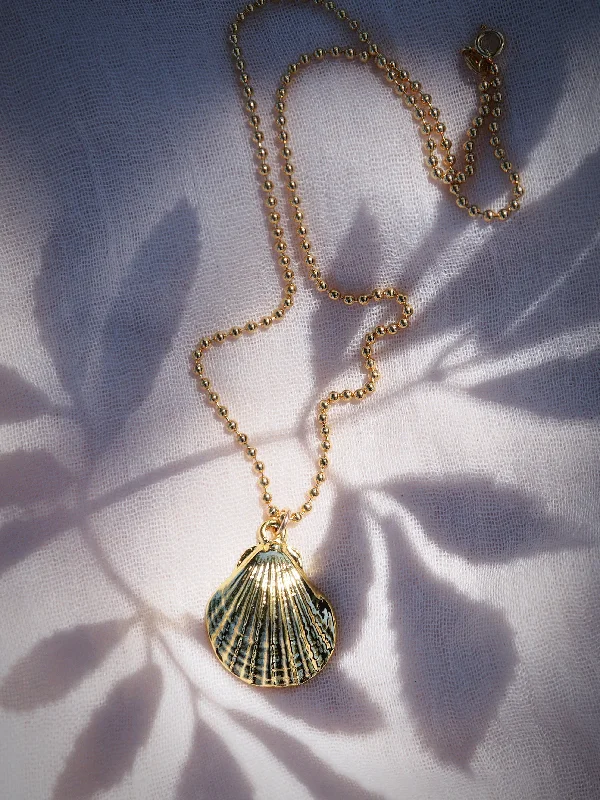 Statement Large Gold Seashell Necklace - Kaiapo