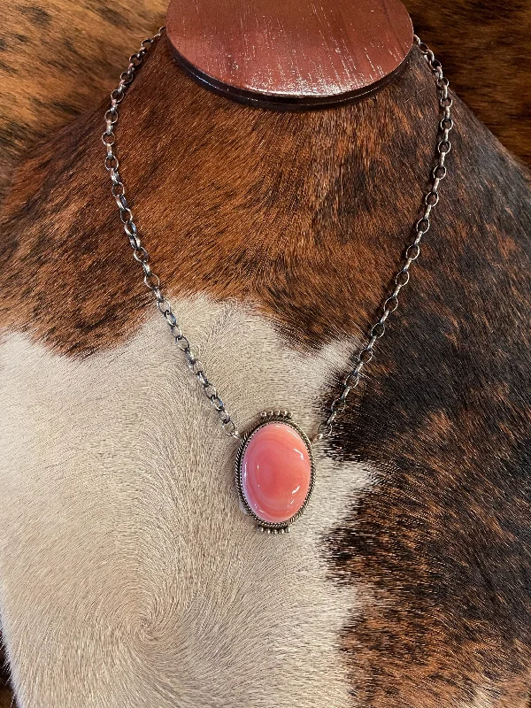 Oval Pink Conch Necklace