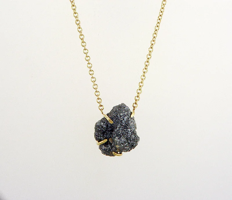 Natural Rough Diamond 7.54 carat. Yellow gold necklace