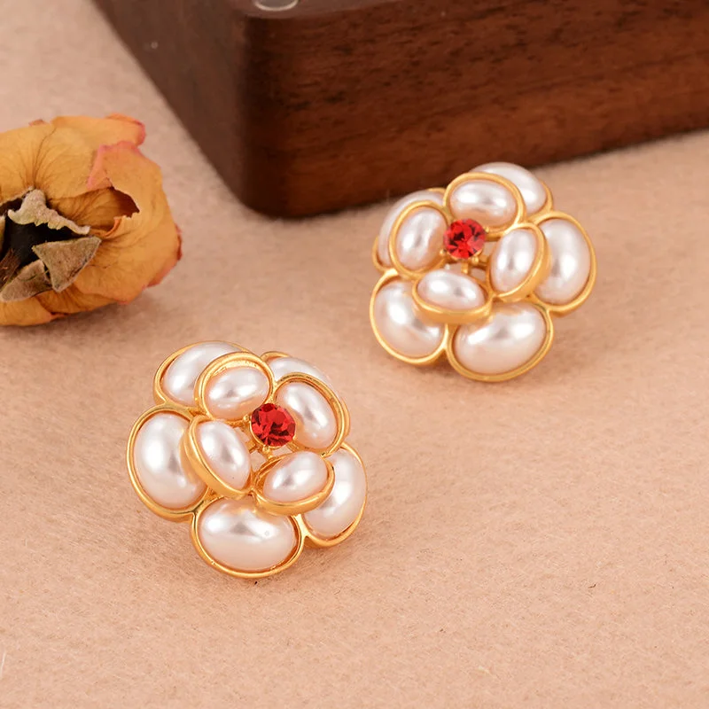 Retro Earrings for Women-1 Pair Vintage Style French Style Flower Inlay Copper Rhinestones Pearl 18k Gold Plated Rose Gold Plated Ear Studs