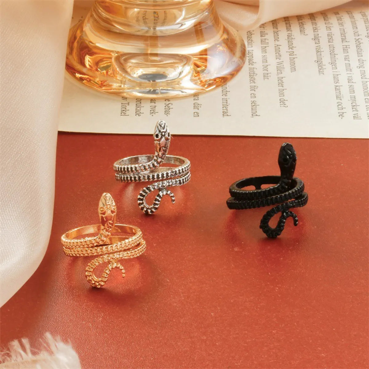 Beautiful Diamond Ring-Retro Simple Winding Snake Ring