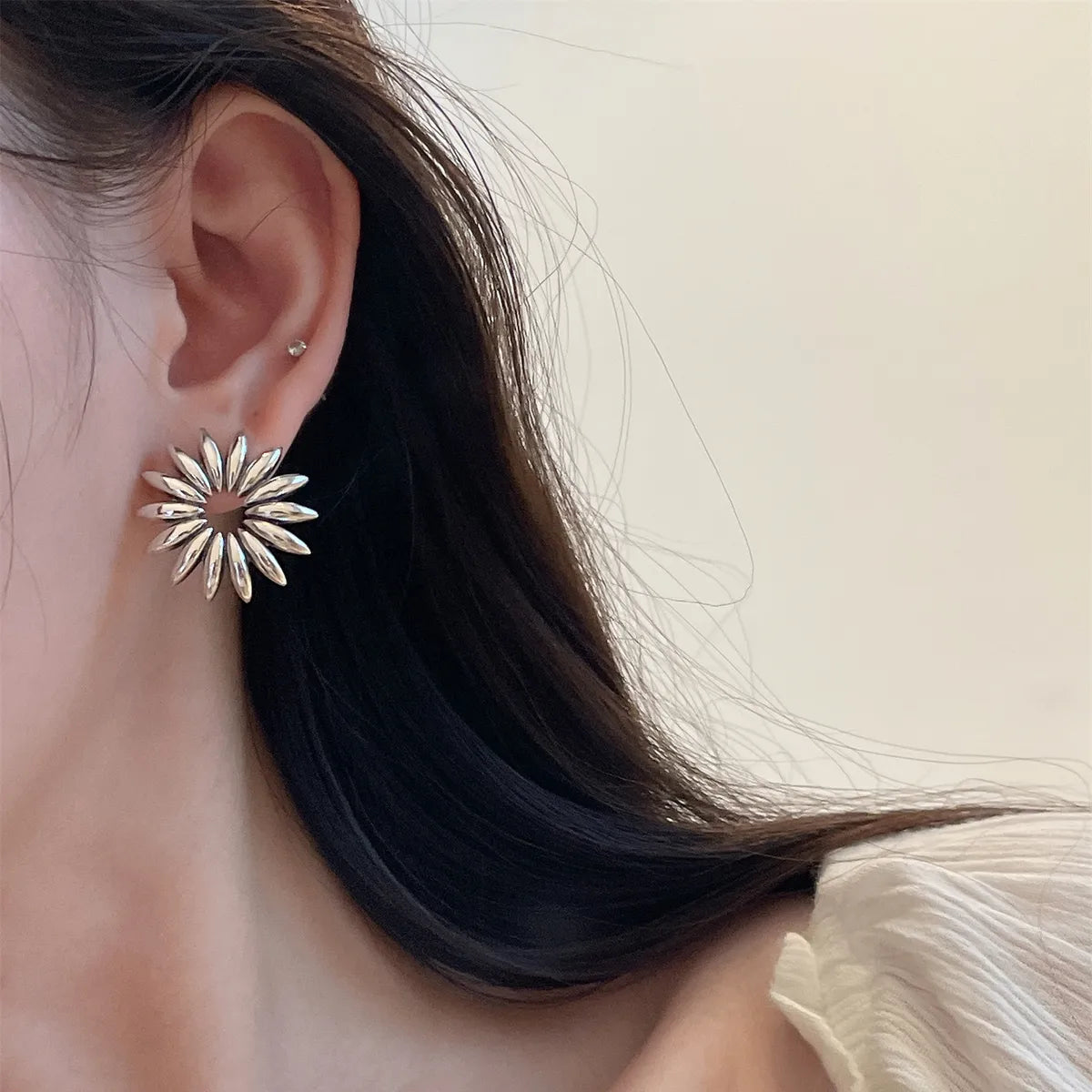 High-Quality Diamond Earrings-1 Pair Simple Style Flower Plating Hollow Out Copper Ear Studs