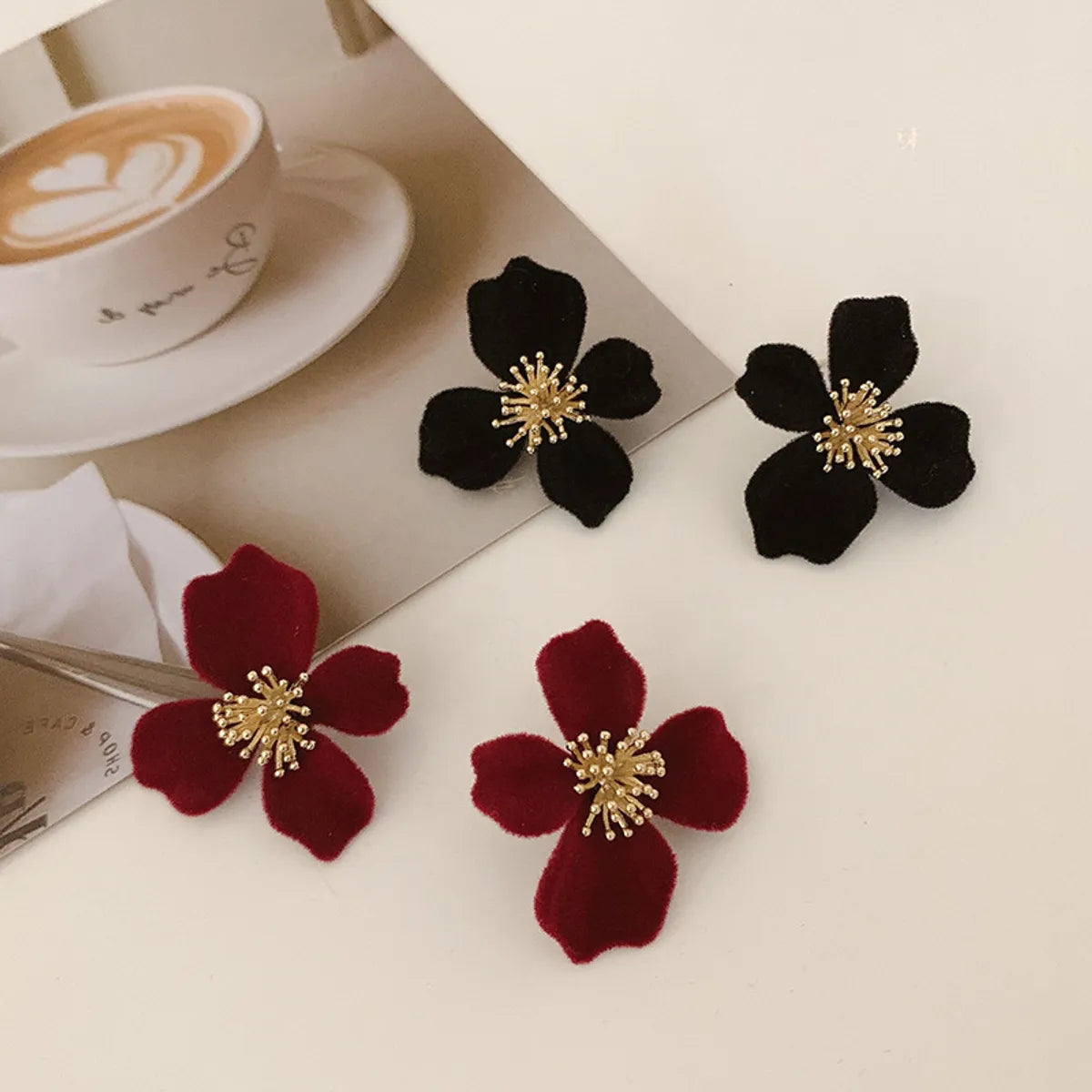 Stylish Hoop Earrings-1 Pair Retro Flower Flocking Plating Women's Ear Studs