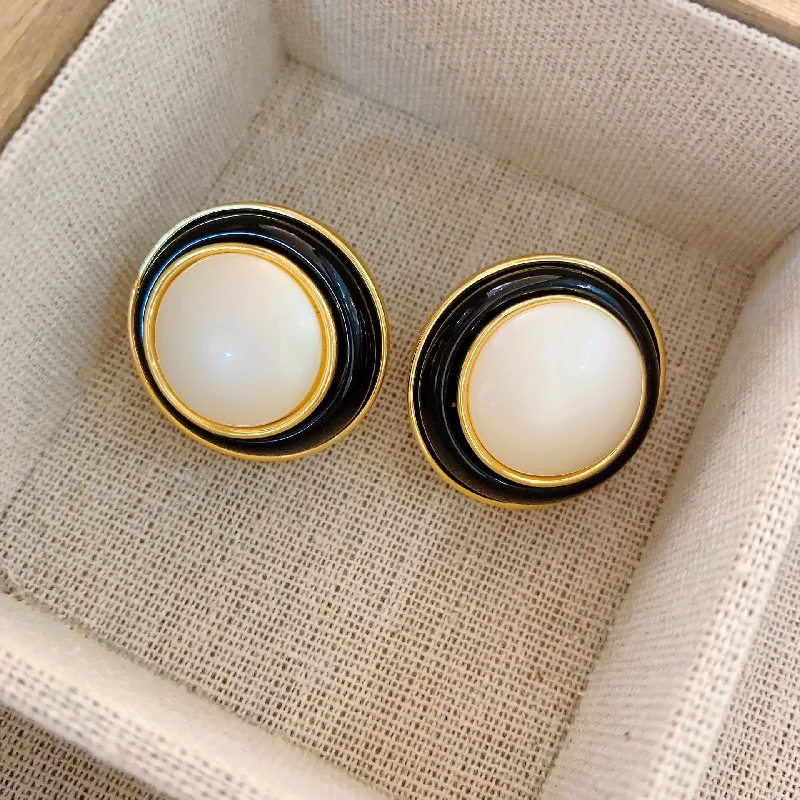 Vintage Wedding Earrings-Retro Round Alloy Plating Women's Ear Studs 1 Pair